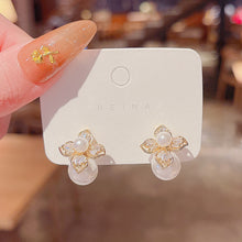 將圖片載入圖庫檢視器 JME-103 S925银针锆石珍珠耳环高级时尚蝴蝶结复古耳钉设计感耳饰韩国耳坠