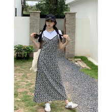 將圖片載入圖庫檢視器 JMA-486 实拍 小众收腰吊带连衣裙高级感碎花裙性感长裙女+纯色T恤两件套