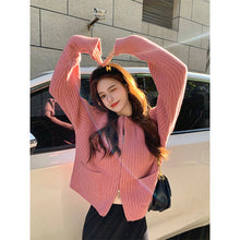 將圖片載入圖庫檢視器 JMA-096 实拍 双拉链坑条短款毛衣外套女2023秋冬口袋针织衫宽松内搭上衣