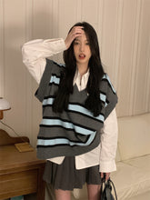 將圖片載入圖庫檢視器 JMA-028 实拍 秋冬季新款韩版百搭宽松V领叠穿外塔条纹开叉针织马甲女