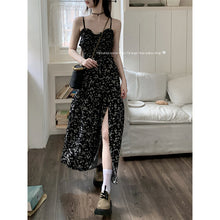 將圖片載入圖庫檢視器 JZHOS82032 法式黑色茶歇碎花連衣裙女夏季收腰顯瘦吊帶裙氣質開叉中 長款 裙子