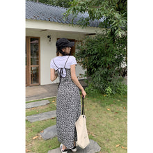將圖片載入圖庫檢視器 JMA-486 实拍 小众收腰吊带连衣裙高级感碎花裙性感长裙女+纯色T恤两件套