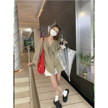 將圖片載入圖庫檢視器 JMA-697 实拍 2023夏季新款法式木耳边抽绳V领长袖衬衫女慵懒薄款防晒上衣