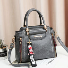 將圖片載入圖庫檢視器 JM-394 復古水桶手提包新款港風斜挎包小包韓版chic單肩包 女包
