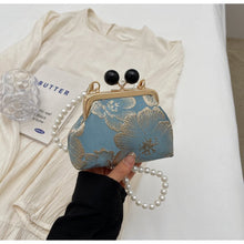 將圖片載入圖庫檢視器 JM-1448 时尚百搭新中式包包女新款百搭珍珠链条单肩包斜挎包迷你包口金包
