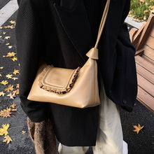 將圖片載入圖庫檢視器 JM-1457 复古小众腋下包包女大容量 新款秋冬设计单肩斜挎包上班通勤包
