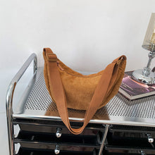 將圖片載入圖庫檢視器 JM-1220 春秋新款U家男女装灯芯绒挎包饺子包防水单肩包时尚轻便包包

