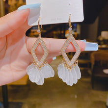 將圖片載入圖庫檢視器 JME-1016 韩国东大门ins感几何镶满钻气质耳环新品925银针气质耳钉个性
