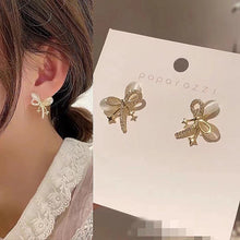 將圖片載入圖庫檢視器 JME-1033 S925银针韩国ins东大门蝴蝶结耳环女时尚立体镂空猫眼石耳钉耳饰
