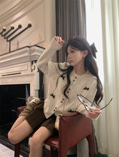 將圖片載入圖庫檢視器 JMA-981 实拍 韩系小香风针织开衫女 秋冬短款小众外搭毛衣开衫外套潮

