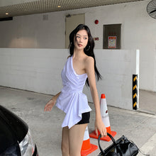 將圖片載入圖庫檢視器 JMA-1048 高级感气质不规则露肩白色衬衣女装夏季海边褶皱斜肩修身衬衫上衣
