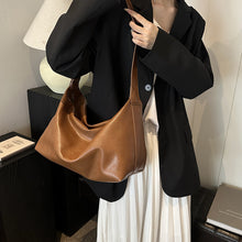 將圖片載入圖庫檢視器 JM-1383 小众设计小包包女 新款潮时尚大容量斜挎包简约洋气通勤托特包
