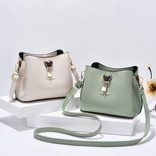 將圖片載入圖庫檢視器 JM-398 單肩復古水桶包新款女包網紅時尚大容量斜挎包ins 女包
