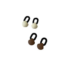 將圖片載入圖庫檢視器 JME-815 韩国不规则小圆珠耳环女气质优雅感S925银针黑色耳钉百搭秋冬简约
