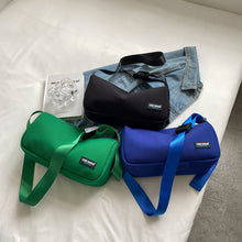 將圖片載入圖庫檢視器 JM-1213 流行爆款帆布女包时尚百搭轻便枕头包运动休闲百搭单肩斜挎包
