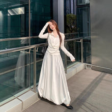 將圖片載入圖庫檢視器 JMA-1015 实拍 春法式荡领假两件修身长袖T恤上衣女+白色花苞半身裙两件套
