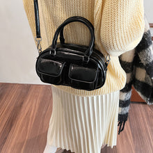 將圖片載入圖庫檢視器 JM-1394 韩版潮流小众设计腋下法棍包女 秋季新款单肩波士顿包保龄球包
