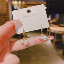 將圖片載入圖庫檢視器 JME-1011 新品潮法式网红耳饰批发 简约珍珠耳环女气质冷淡风小耳圈
