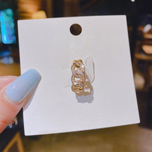 將圖片載入圖庫檢視器 JME-1035 真金电镀铜镶锆石网红韩国小众设计几何链条戒指复古指环食指指环
