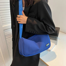 將圖片載入圖庫檢視器 JM-1213 流行爆款帆布女包时尚百搭轻便枕头包运动休闲百搭单肩斜挎包
