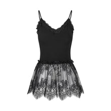 將圖片載入圖庫檢視器 JMA-1041 实拍 春夏韩系叠穿白色V领蕾丝吊带背心女荷叶边屁帘无袖上衣
