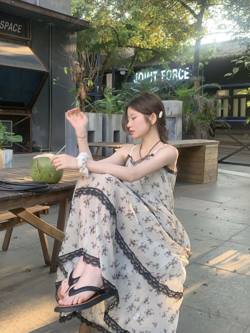 JMA-823 实拍 夏季新款法式度假风碎花V领蕾丝吊带裙中长仙女裙蛋糕裙