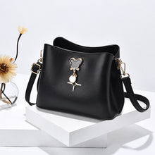 將圖片載入圖庫檢視器 JM-398 單肩復古水桶包新款女包網紅時尚大容量斜挎包ins 女包

