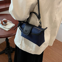 將圖片載入圖庫檢視器 JM-1451 复古时尚百搭 新款小众女包单肩斜挎手拎感尼龙饺子包
