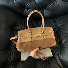 將圖片載入圖庫檢視器 JM-1396 复古高级质感软皮包包女 新款大容量通勤单肩腋下包手提凯莉包
