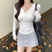 將圖片載入圖庫檢視器 JMA-1020 实拍 春季韩系辣妹v领修身收腰针织长袖上衣女独特别致打底衫内搭
