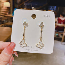 將圖片載入圖庫檢視器 JME-857 S925银针天然贝壳蝴蝶装饰耳环女东大门简约气质感耳环耳饰
