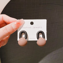 將圖片載入圖庫檢視器 JME-815 韩国不规则小圆珠耳环女气质优雅感S925银针黑色耳钉百搭秋冬简约
