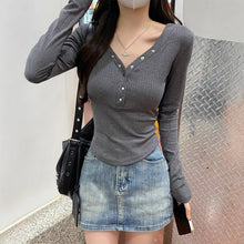 將圖片載入圖庫檢視器 JMA-1020 实拍 春季韩系辣妹v领修身收腰针织长袖上衣女独特别致打底衫内搭
