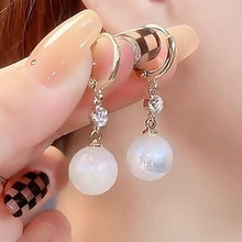 將圖片載入圖庫檢視器 JME-705 高级感轻奢相思豆耳环女 新款潮红色珍珠耳扣名媛气质甜美耳饰
