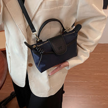 將圖片載入圖庫檢視器 JM-1451 复古时尚百搭 新款小众女包单肩斜挎手拎感尼龙饺子包
