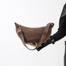 將圖片載入圖庫檢視器 JM-1220 春秋新款U家男女装灯芯绒挎包饺子包防水单肩包时尚轻便包包
