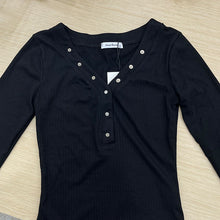 將圖片載入圖庫檢視器 JMA-1020 实拍 春季韩系辣妹v领修身收腰针织长袖上衣女独特别致打底衫内搭
