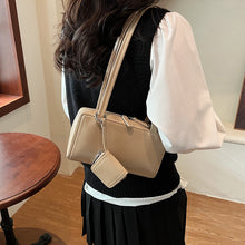 將圖片載入圖庫檢視器 JM-1352 小众设计包包女 秋冬新款简约复古波士顿腋下包休闲手提单肩包
