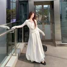 將圖片載入圖庫檢視器 JMA-1015 实拍 春法式荡领假两件修身长袖T恤上衣女+白色花苞半身裙两件套
