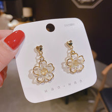 將圖片載入圖庫檢視器 JME-1008 S925银针2024春夏新品耳钉女日韩个性小众设计感耳环冷淡风耳饰潮
