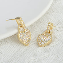 將圖片載入圖庫檢視器 JME-1043 S925银针厂家直供微镶满钻爱心拼接耳钉女轻奢ins少女爱心耳饰

