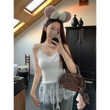 將圖片載入圖庫檢視器 JMA-1041 实拍 春夏韩系叠穿白色V领蕾丝吊带背心女荷叶边屁帘无袖上衣
