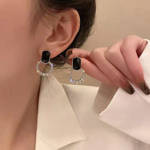 將圖片載入圖庫檢視器 JME-013 幾何滿鑽耳環耳釘女小眾設計感復古港風氣質網紅耳飾女

