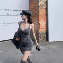 將圖片載入圖庫檢視器 JMA-984 实拍 秋冬纯欲性感辣妹风蕾丝拼接带胸垫显瘦包臀吊带连衣裙
