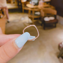 將圖片載入圖庫檢視器 JME-1039 铜镀珍珠微镶锆石情侣小方戒指一对女时尚方戒光面指环送闺蜜礼物
