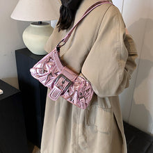 將圖片載入圖庫檢視器 JM-1368 褶皱单肩包机车风腋下小包女 秋冬季新款时尚皮带扣通勤小方包
