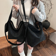 將圖片載入圖庫檢視器 JM-1366 韩国小众腋下包包女 秋冬新款潮复古托特包百搭大容量水桶包
