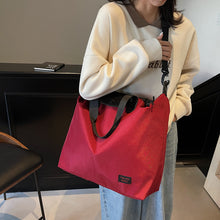 將圖片載入圖庫檢視器 JM-1377 小众时尚大容量腋下托特包包女 新款妈咪包外出瑜伽包潮单肩包
