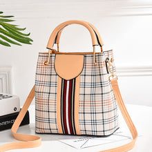 將圖片載入圖庫檢視器 JM-117 簡約時尚撞色嬉皮包水桶包大容量寬帶通勤斜挎包休閒軟皮包 女包
