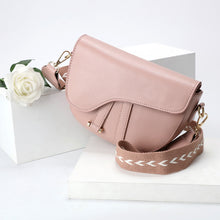 將圖片載入圖庫檢視器 JM-172 復古斜挎包半圓馬鞍包寬帶單肩小包 女包
